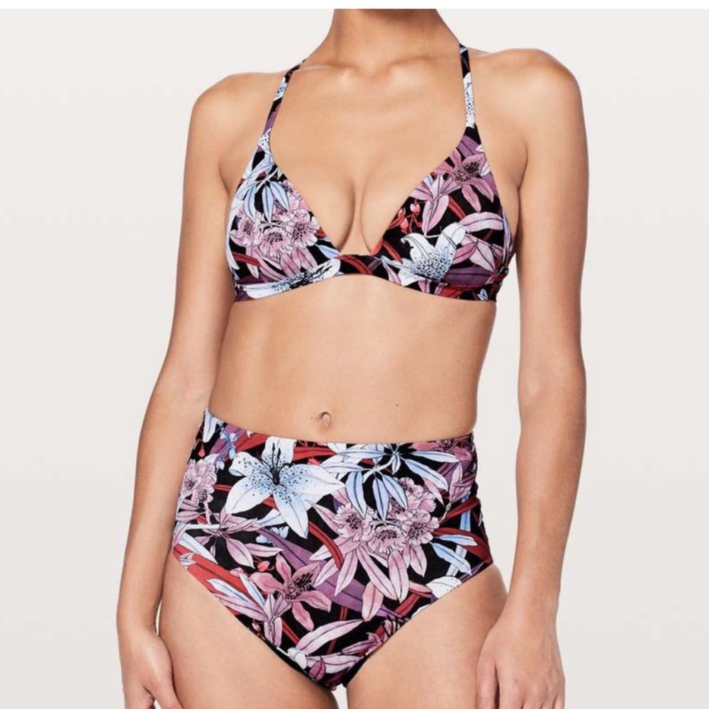 ⛱️HOST PICK ⛱️ Lululemon swim bikini top in lush lilies print